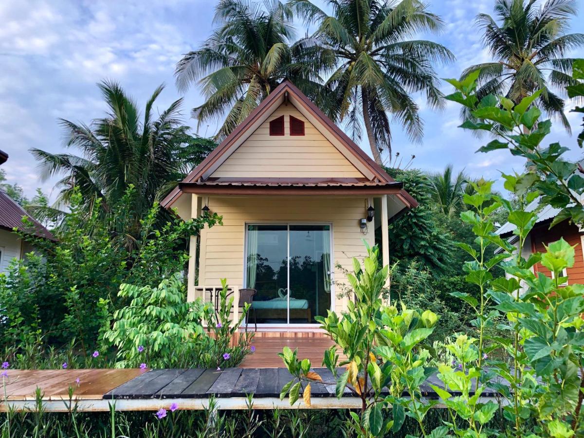 Baan Thung Home Stay Prasat Exterior photo