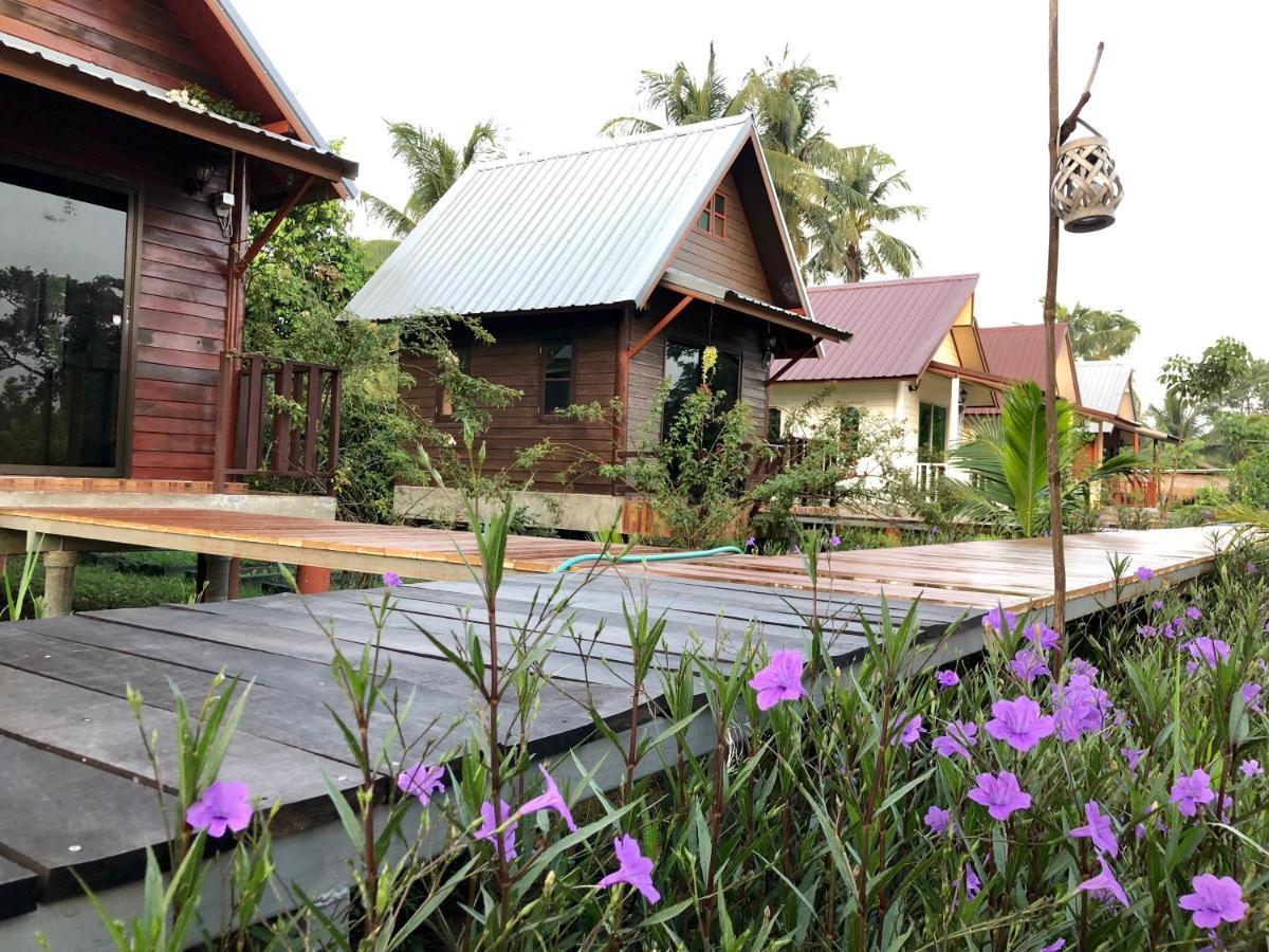 Baan Thung Home Stay Prasat Exterior photo